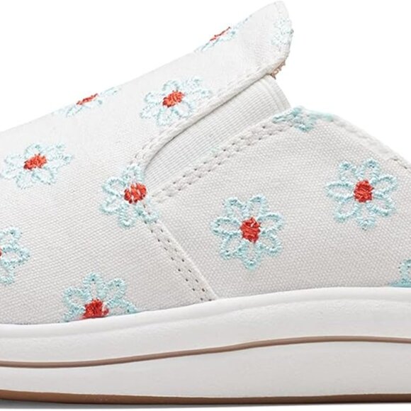 Clarks Women's Breeze Shore Loafer size 8.5-Brand New With Box - Picture 1 of 6